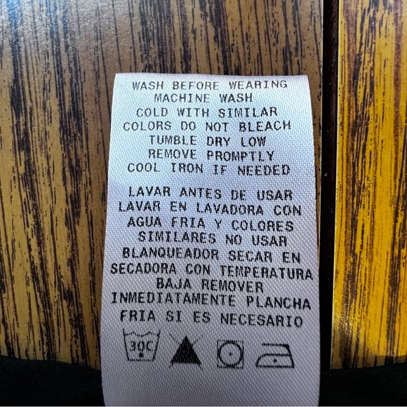 *SOLD*TOONIFORMS DISNEY Cinderella Dream Black V-Neck Scrub Top Shirt Medium NWT - Picture 6 of 9